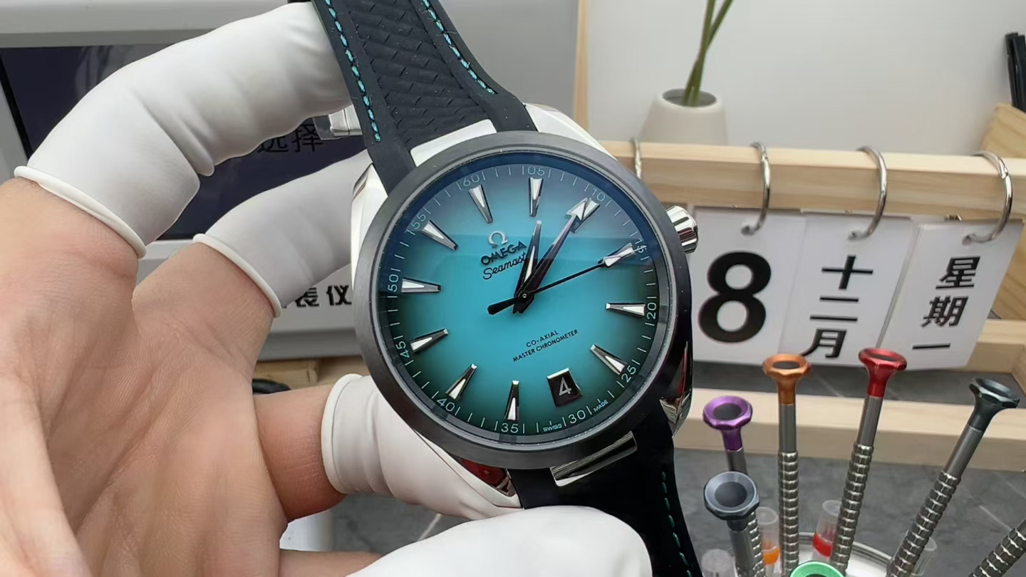 VS Omega's new seahorse 150 rubber strap ice blue plate