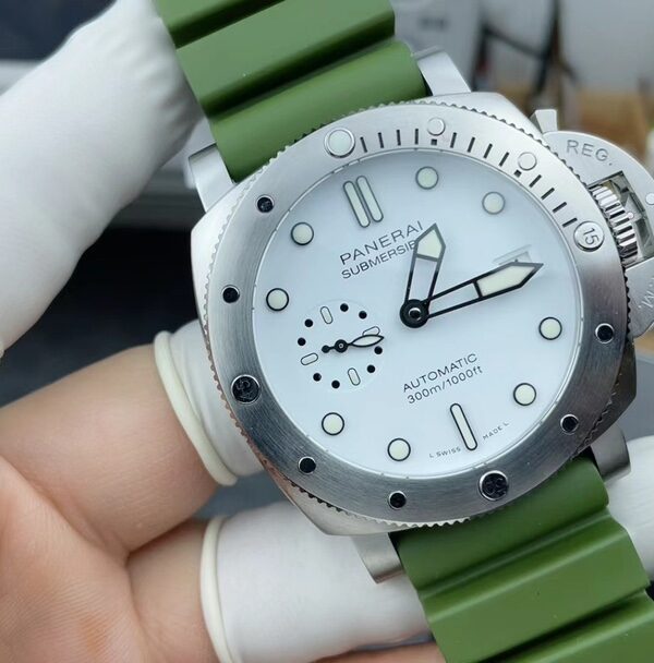 VS Panerai 1226 rubber strap white plate