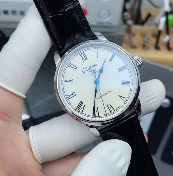 TW Cartier Senate   White belt disc