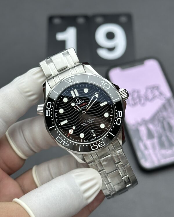 VS Omega Seahorse 300 Steel Belt Black Plate