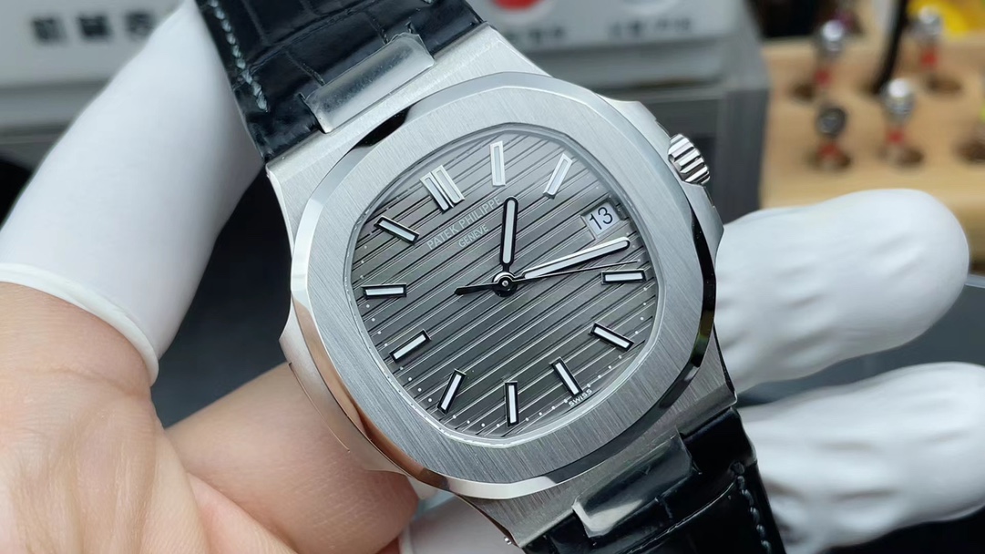 3K Patek Philippe Nautilus 5711 Belt Grey Tray