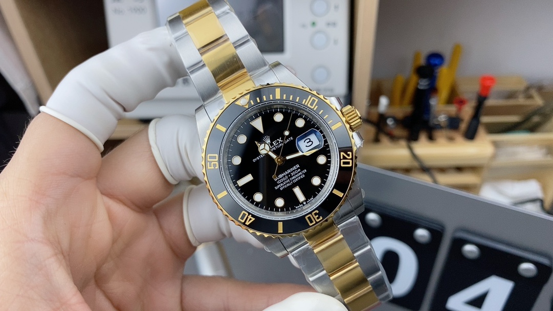 VS Rolex Golden Preserved Egg Rings in Greenwich 116713 plate and strip