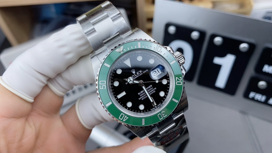 VS Rolex 41mm Green Ghost 126610LV Steel Belt Green Plate