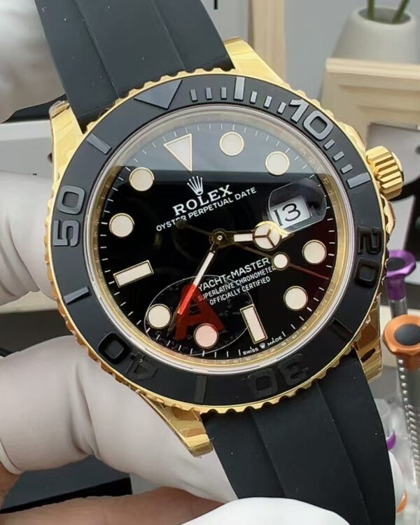VS Rolex gold counterweight yacht 126688 belt black plate