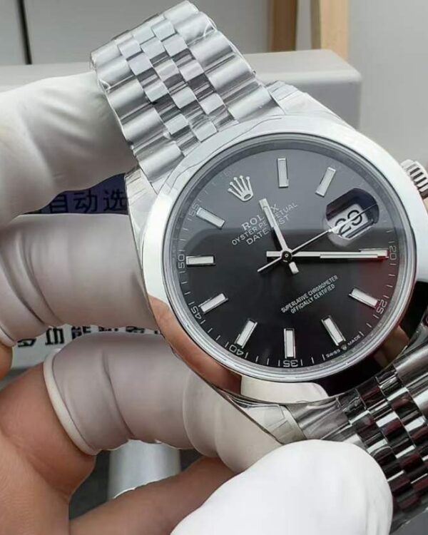 VS Factory Rolex 126300 aperture log steel strip black plate