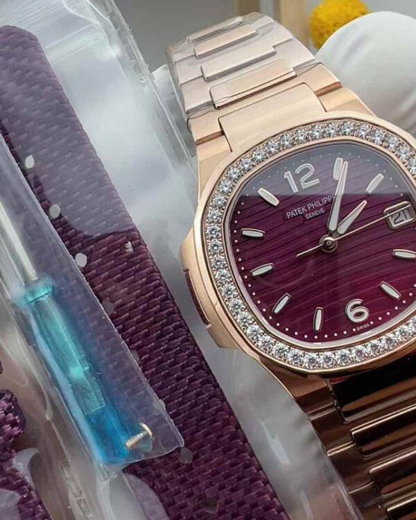 Patek Philippe Original Original Nautilus 7010 Diamond Ring Rose Gold 32MM Women's Steel Band Red Plate