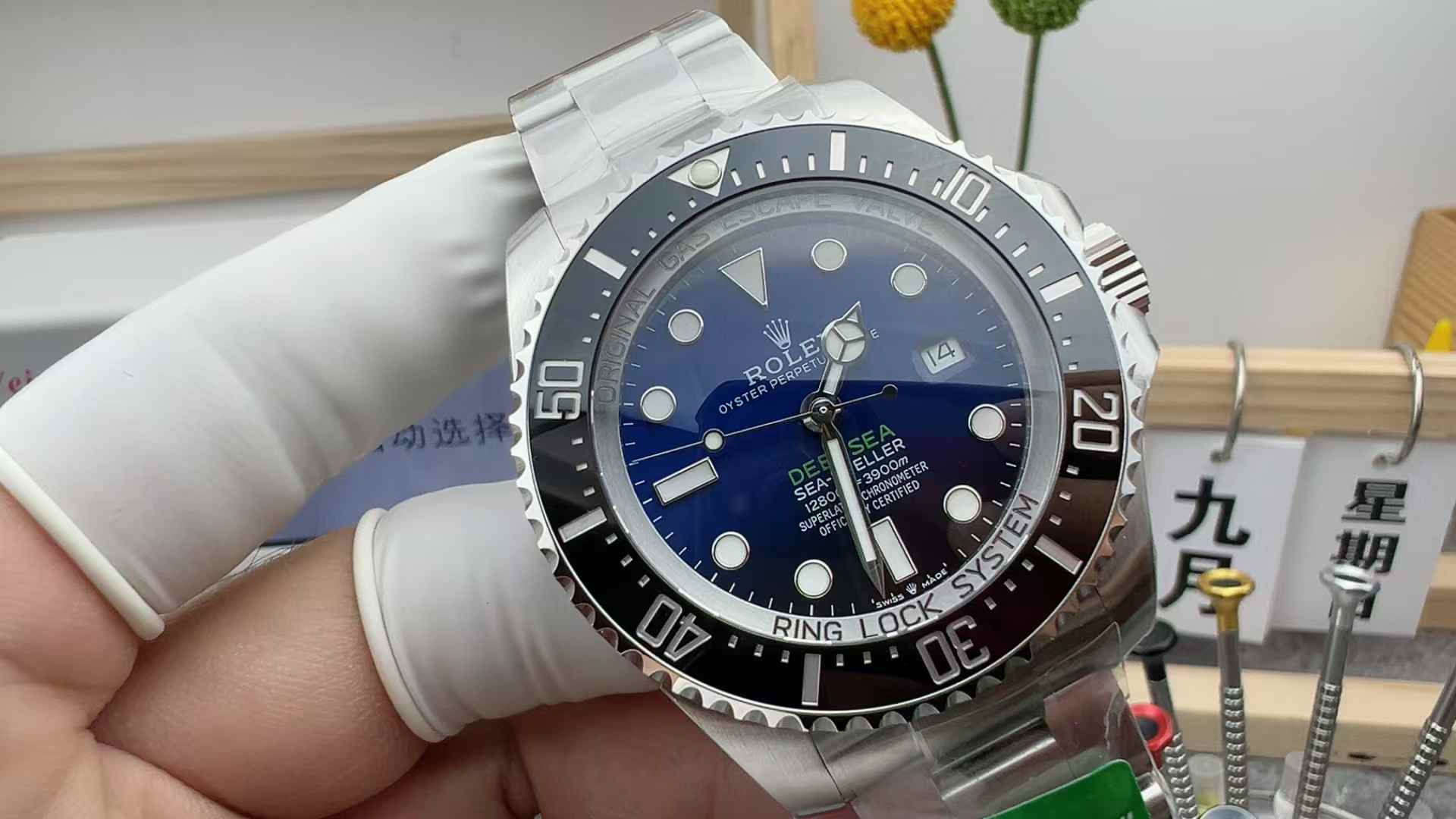 C+ Factory Rolex Haishi Type 136660 Gradient Ghost King Gradient Blue Black Face Ceramic Ring Steel Strip